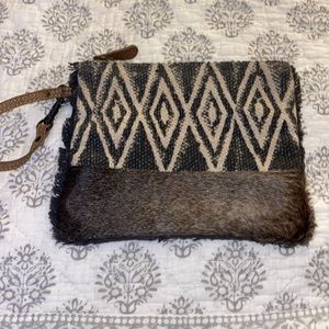 Myra wristlet super cute wristlet!